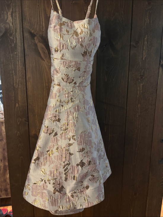 B Darlin Dresses & Skirts - B. Darlin Pink & Gold Metallic Floral Dress   Size 7:8 Lace-up Back